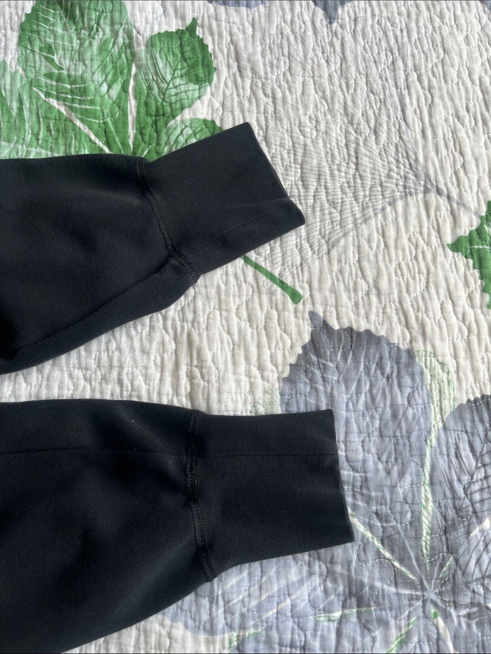 Nike Tech Pants - Picture 3 of 7